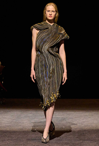 9 любимых дизайнов FNJIA на Неделе моды в Париже весной 2025 года.