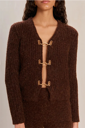 Самые популярные цвета 2024 года: коричневый - это новый черный.