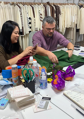 Сотрудничество с клиентами в действии: обсуждаем заказы на 2025 год и креативные решения