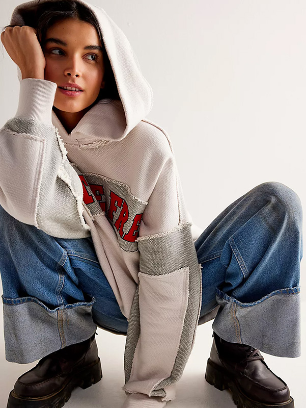 Женская толстовка оверсайз с вышивкой