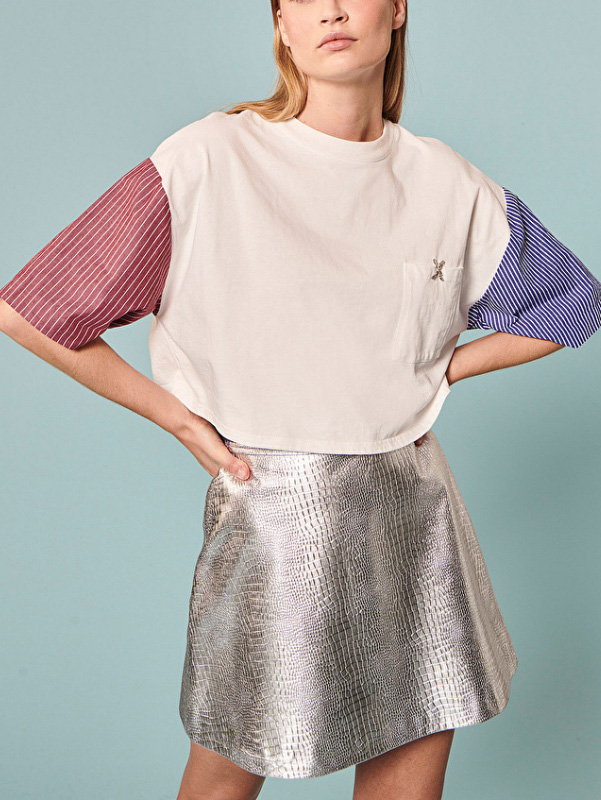 Подходящие по цвету футболки с короткими рукавами