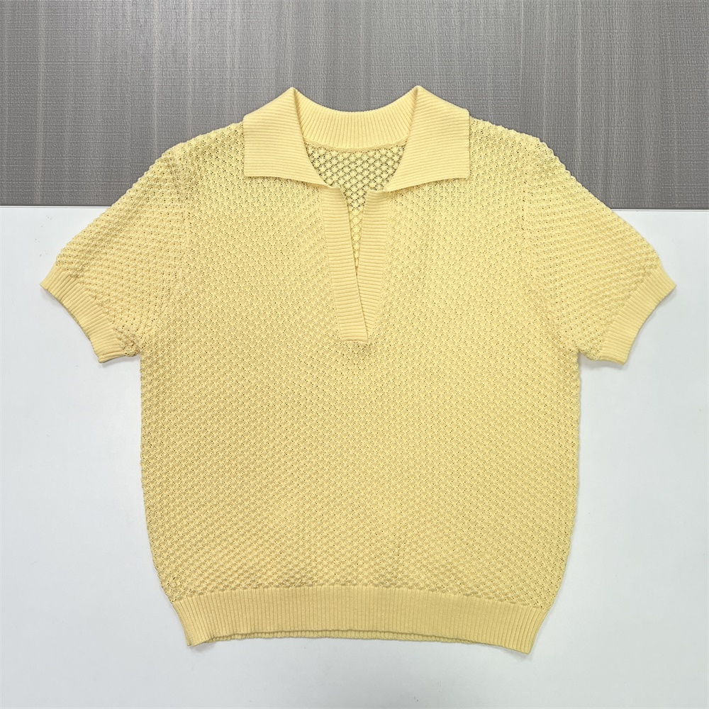 Футболка поло из трикотажа на заказ: Текстурированный воротник, V-образный вырез, короткий рукав