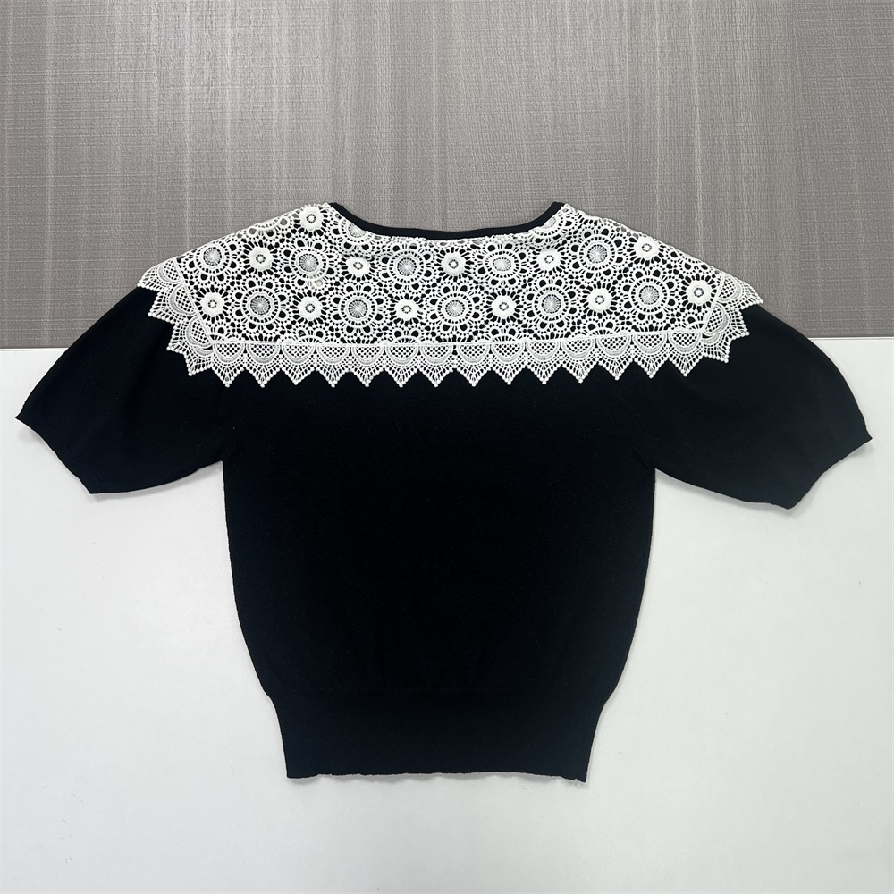 Вязаная футболка на заказ с белым кружевным воротником: Пышный рукав, художественный дизайн крючком