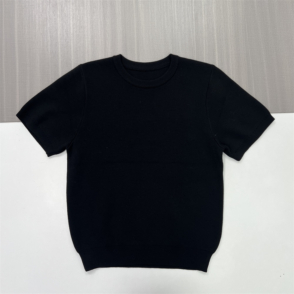 Трикотажная футболка с круглым вырезом на заказ: Короткий рукав, приталенный крой, Минималистичный дизайн