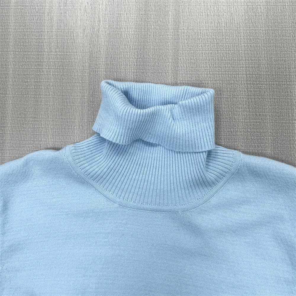 Вязаный свитер с высоким воротом на заказ: Короткий рукав, элегантный дизайн с пышными деталями