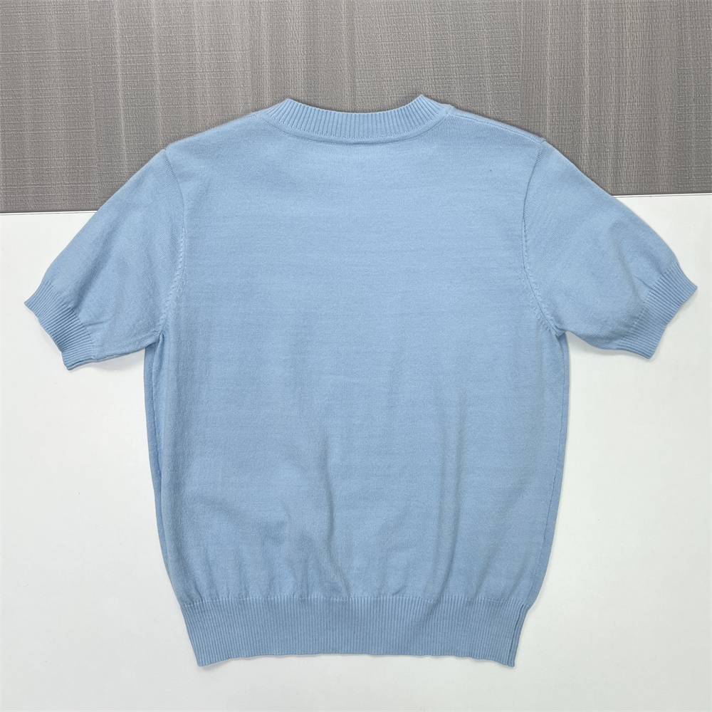 Изготовленная на заказ трикотажная футболка с круглым вырезом горловины: Короткий рукав, пышные детали, Минималистичный дизайн