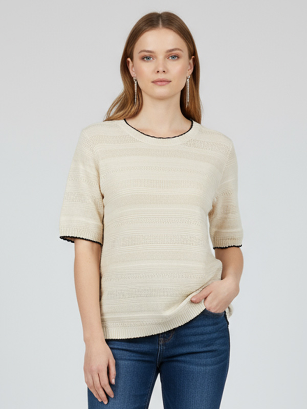 Футболка из текстурированного трикотажа с настраиваемой контрастной отделкой: Круглый вырез, короткий рукав, Индивидуальный дизайн