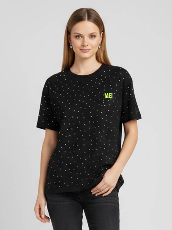 Настраиваемая трикотажная футболка с заклепками и графическим принтом: Круглый вырез, короткий рукав, острый дизайн