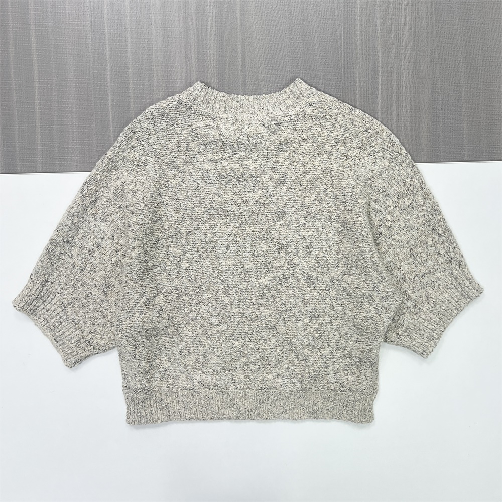 Футболка из мраморного трикотажа: Рукав 3/4, приталенный крой, круглый вырез горловины