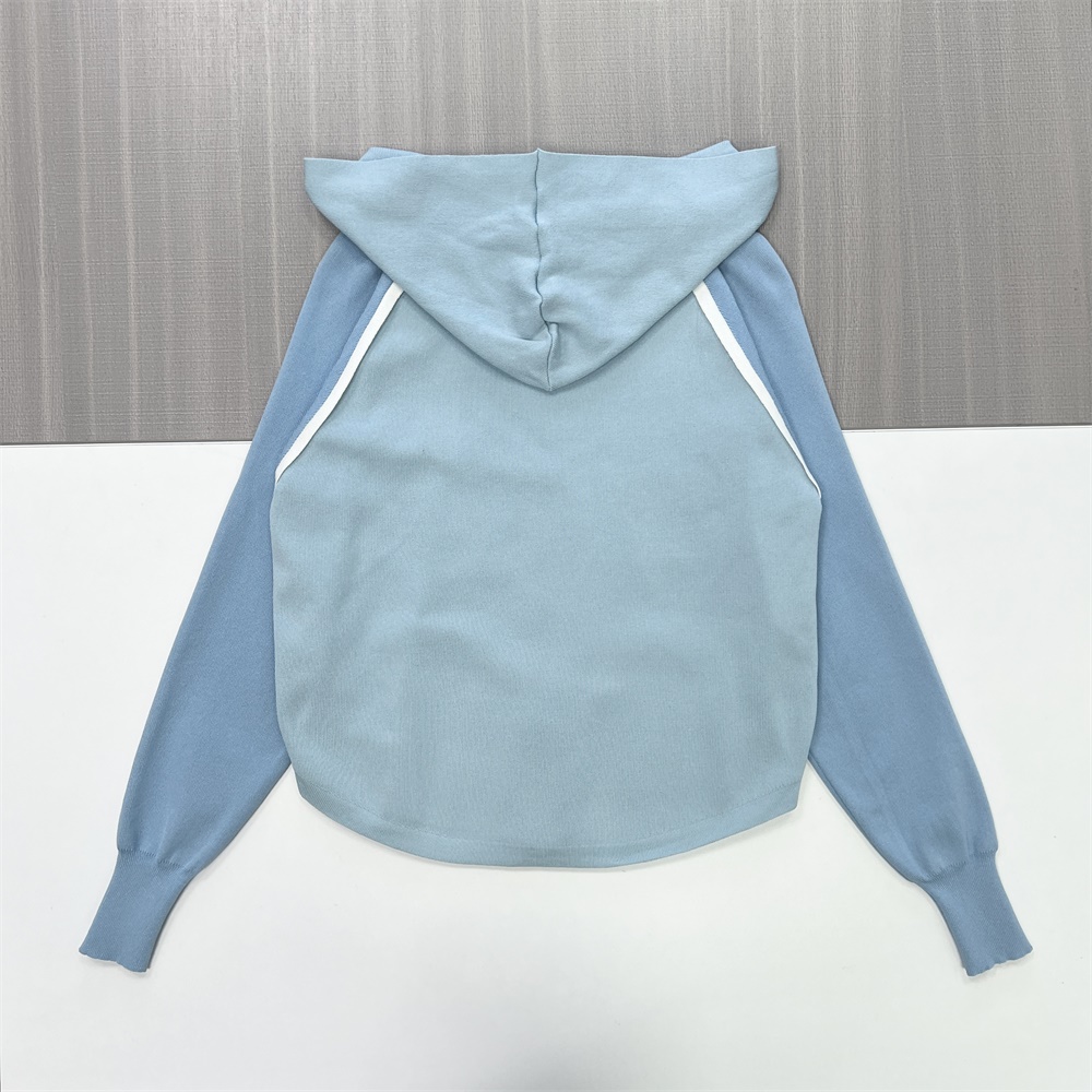 Толстовка с капюшоном на молнии, выполненная в различных цветах: Синие тона, спортивный дизайн, Универсальная повседневная одежда