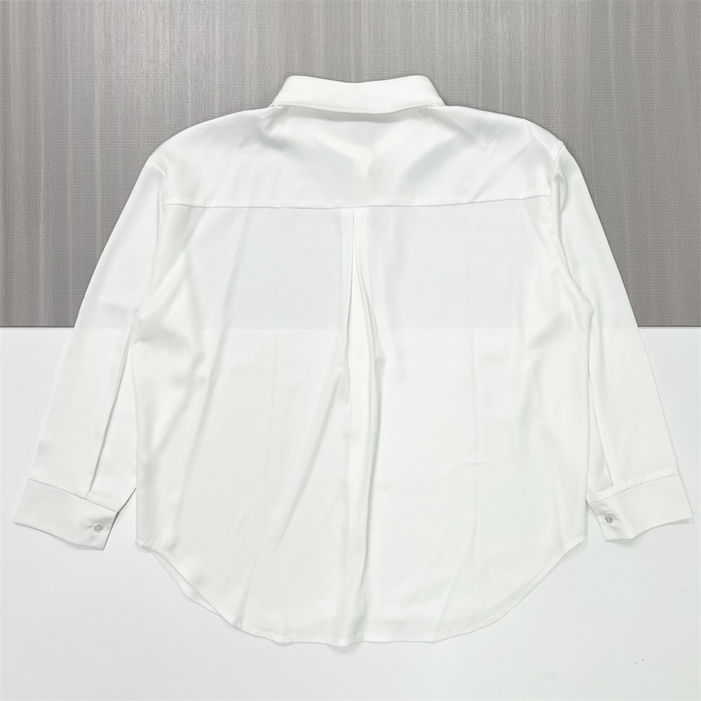 Мужская белая шелковистая рубашка с длинным рукавом: Гладкая ткань, безупречный официально-повседневный дизайн