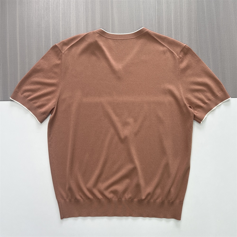 Мужской вязаный топ коричневого цвета с V-образным вырезом и коротким рукавом: Контрастная отделка, мягкая текстура, Повседневный дизайн