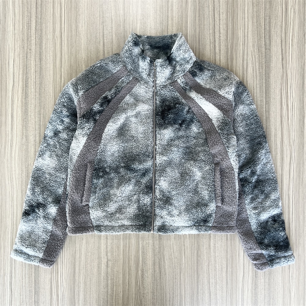 Женская куртка Tie-Dye Sherpa Jacket: Застежка на молнию, контрастные вставки, Повседневная верхняя одежда