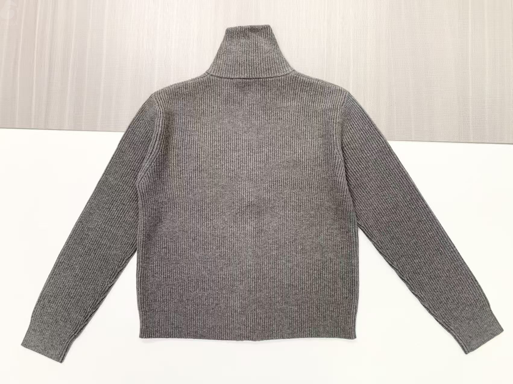 Женский серый кардиган-водолазка в рубчик на молнии с высоким воротом - FNJIA Custom Apparel Service-FNJ250090