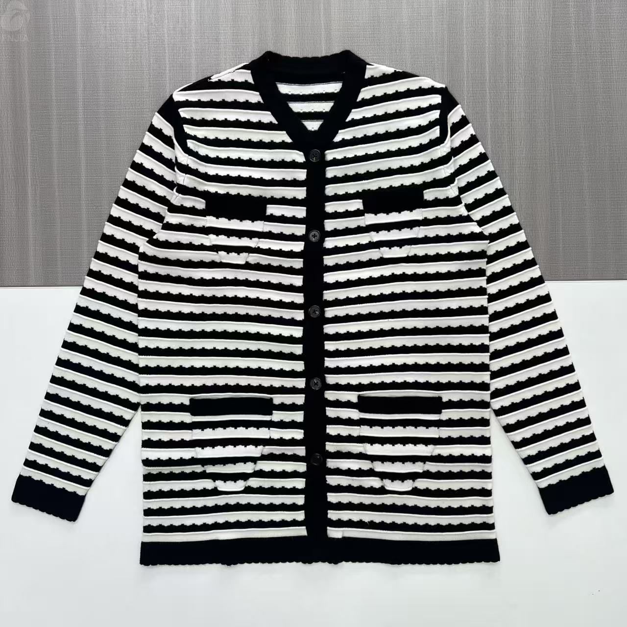 Женский кардиган в черно-белую полоску с гребешком - Изготовление на заказ-CPM2508-902