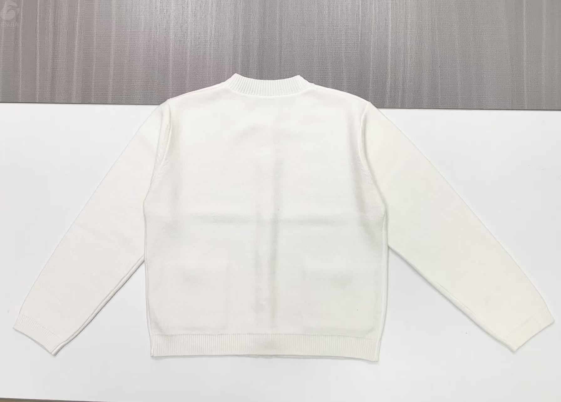 Женский белый вязаный кардиган с украшением на пуговицах - FNJIA Custom Apparel Service-FNJ250093