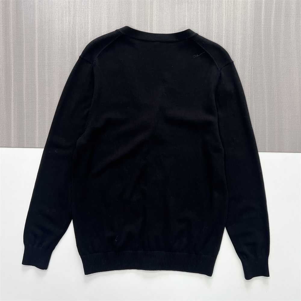 Мужской черный вязаный кардиган с V-образным вырезом и индивидуальными пуговицами и непринужденным кроем