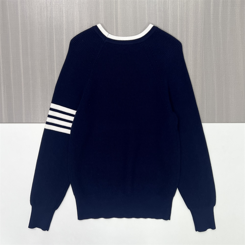 Мужской темно-синий вязаный свитер с круглым вырезом и белыми полосками - Индивидуальный приталенный дизайн