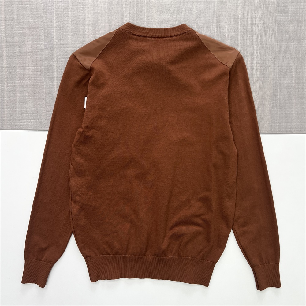 Мужской свитер с круглым вырезом из смешанного материала каштанового цвета с индивидуальными вставками и карманами