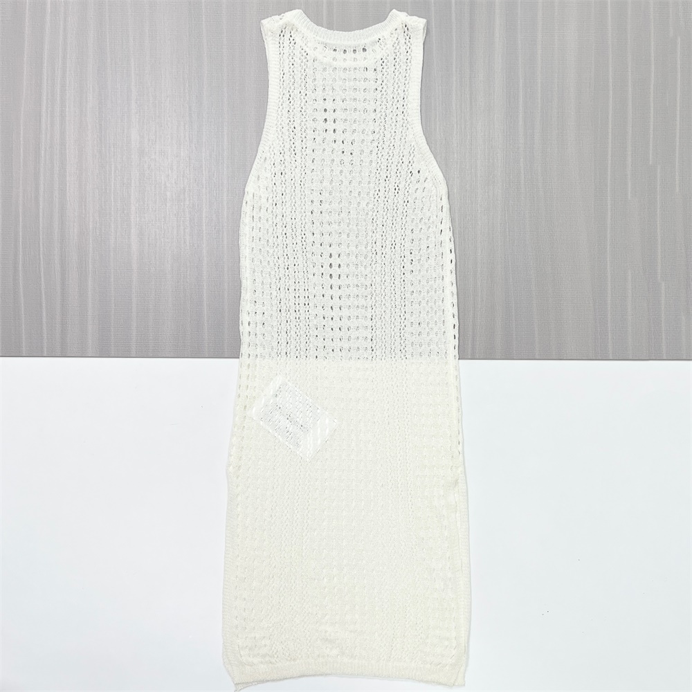 Женское белое ажурное трикотажное платье миди без рукавов - индивидуальный минималистичный элегантный дизайн