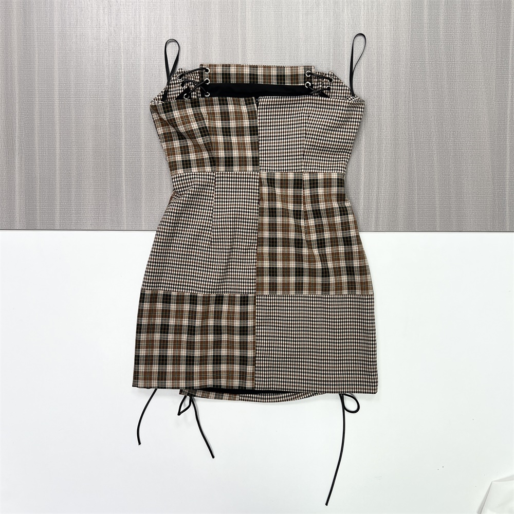 Женское клетчатое мини-платье в стиле пэчворк на шнуровке без бретелек - оригинальный ретро-дизайн