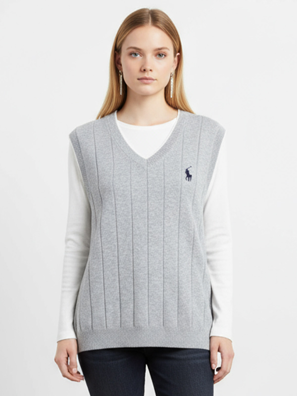 Женский светло-серый вязаный жилет в рубчик с V-образным вырезом и эмблемой Polo - элегантный дизайн на заказ