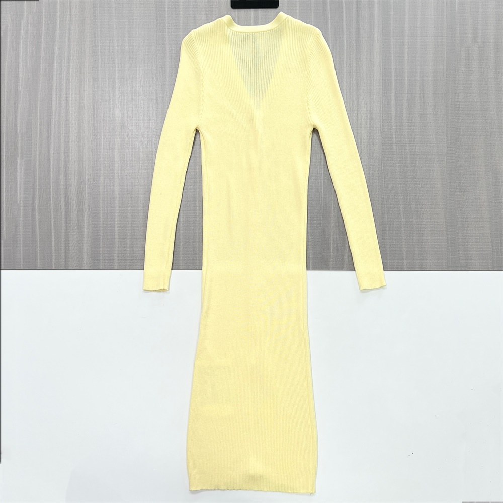 Женское лимонно-желтое миди-платье в рубчик с V-образным вырезом и пуговицами спереди - Приталенный стильный дизайн на заказ