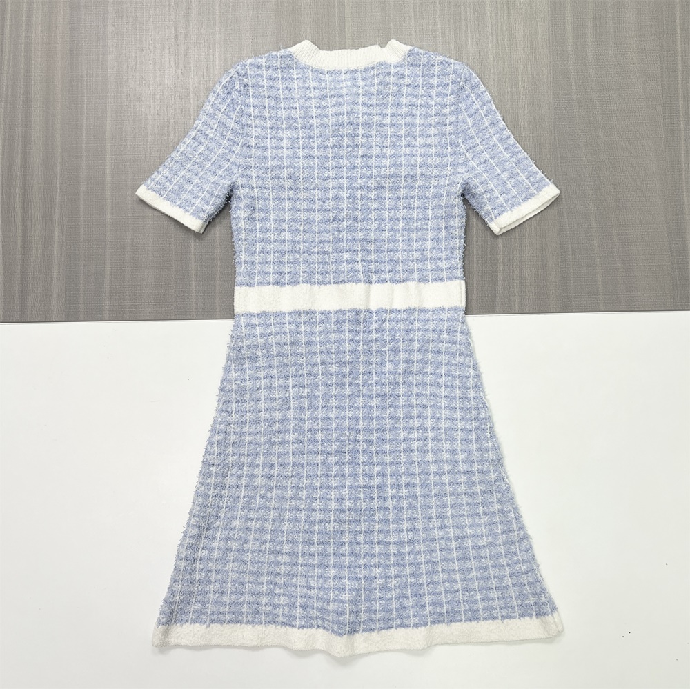 Женское светло-голубое твидовое платье миди в клетку с пуговицами спереди - классический элегантный дизайн на заказ