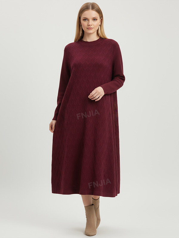 Женское платье макси оверсайз из бордового трикотажа с ромбами - индивидуальный уютный текстурный дизайн