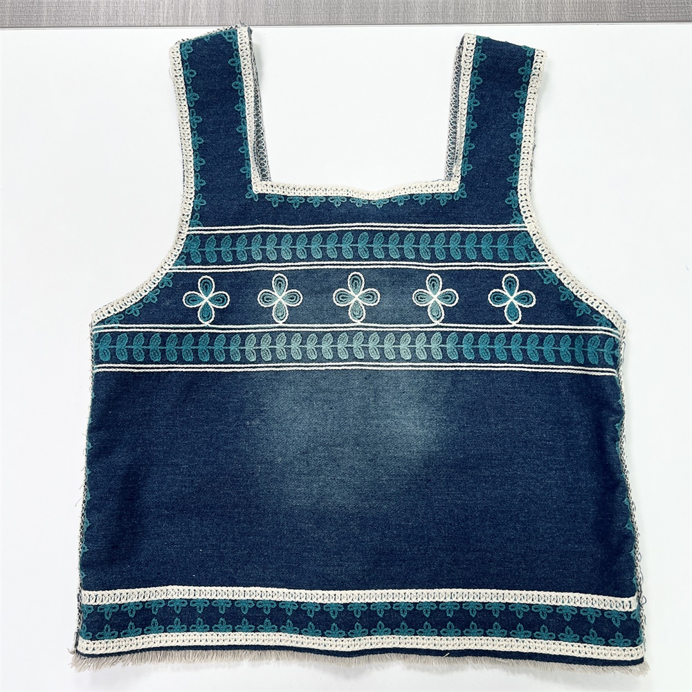 Женский жилет без рукавов с вышивкой цвета индиго - индивидуальный дизайн в народном стиле ручной работы