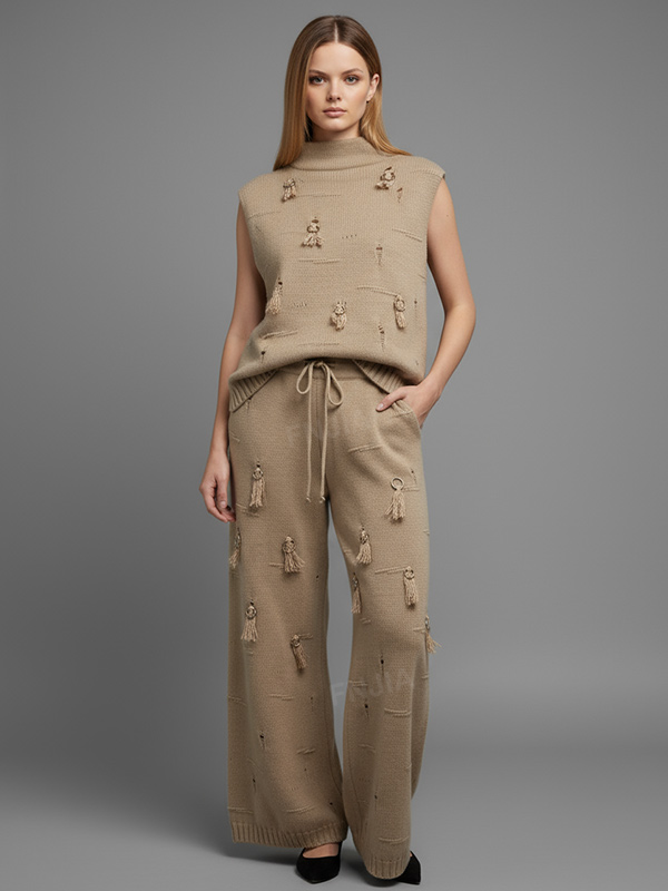 Женский вязаный жилет из верблюжьей шерсти с потертостями и широкие брюки в комплекте - оригинальный дизайн в стиле Коорди