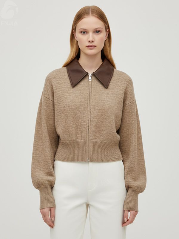 Женский укороченный кардиган верблюжьей вязки с кожаным воротником и застежкой на молнию