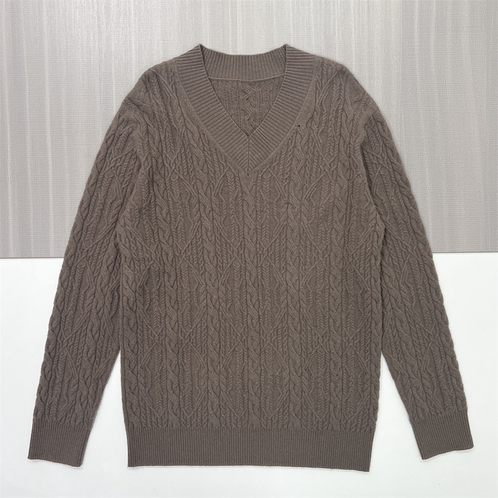 Женский темно-серый свитер сложной вязки с V-образным вырезом - Стильная повседневная одежда с необычной текстурой