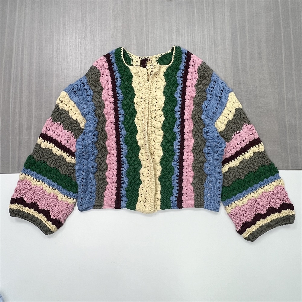 Женский кардиган в полоску, связанный крючком многоцветным узором - оригинальная богемная игривая повседневная одежда
