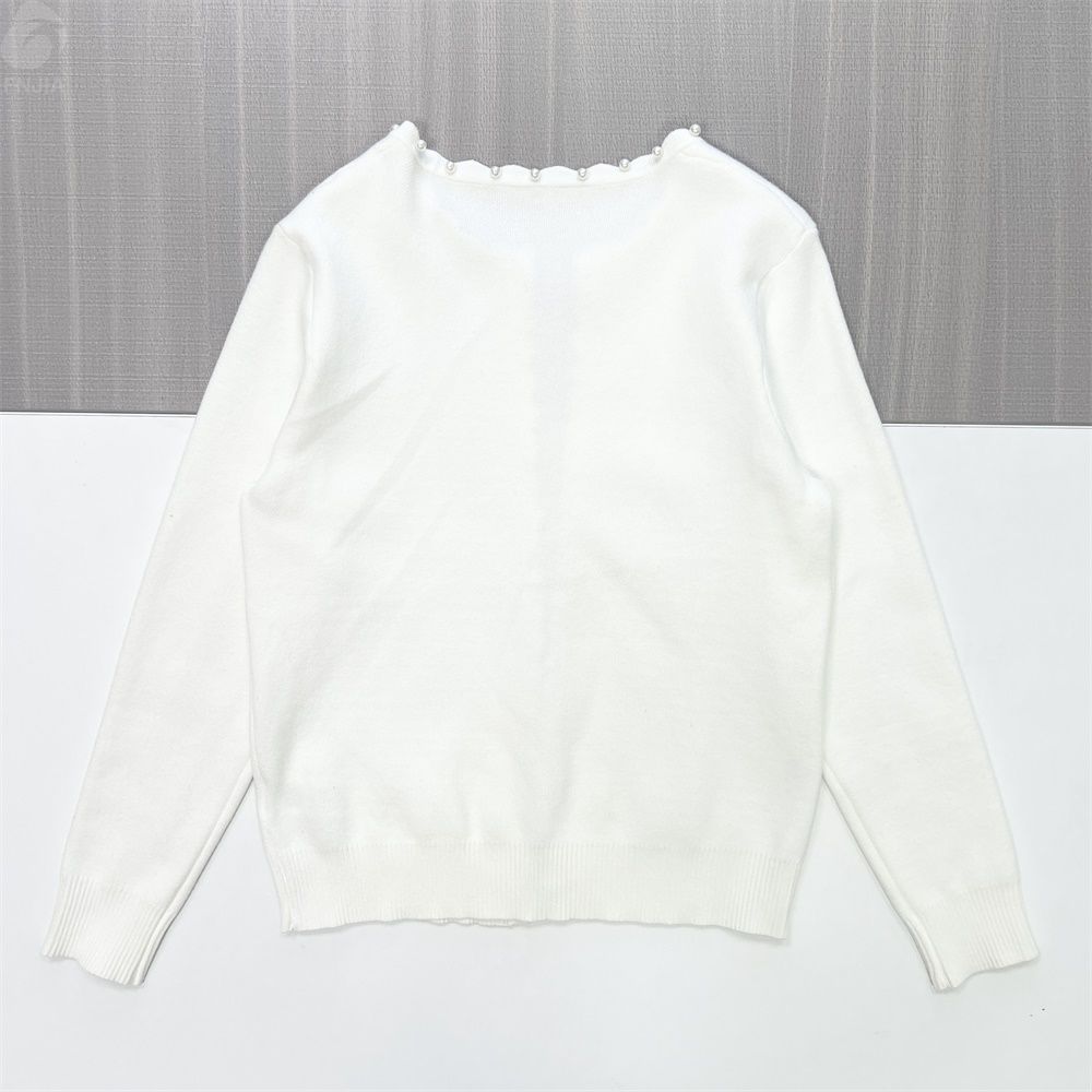 Женский белый вязаный кардиган с отделкой в виде жемчужного гребешка - Элегантная одежда в стиле минимализма на заказ