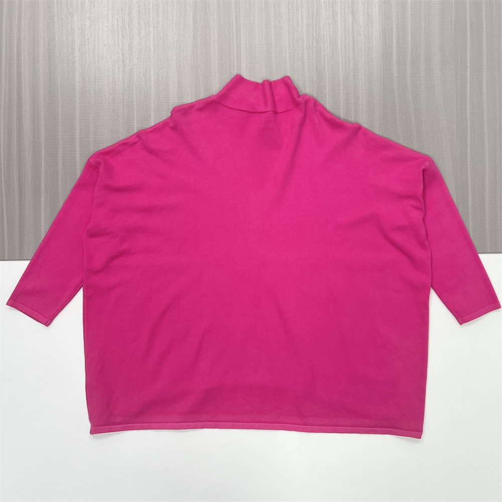 Женский свитер-пончо оверсайз цвета фуксии с высоким воротом и рукавами 3/4 - стильная повседневная одежда на заказ