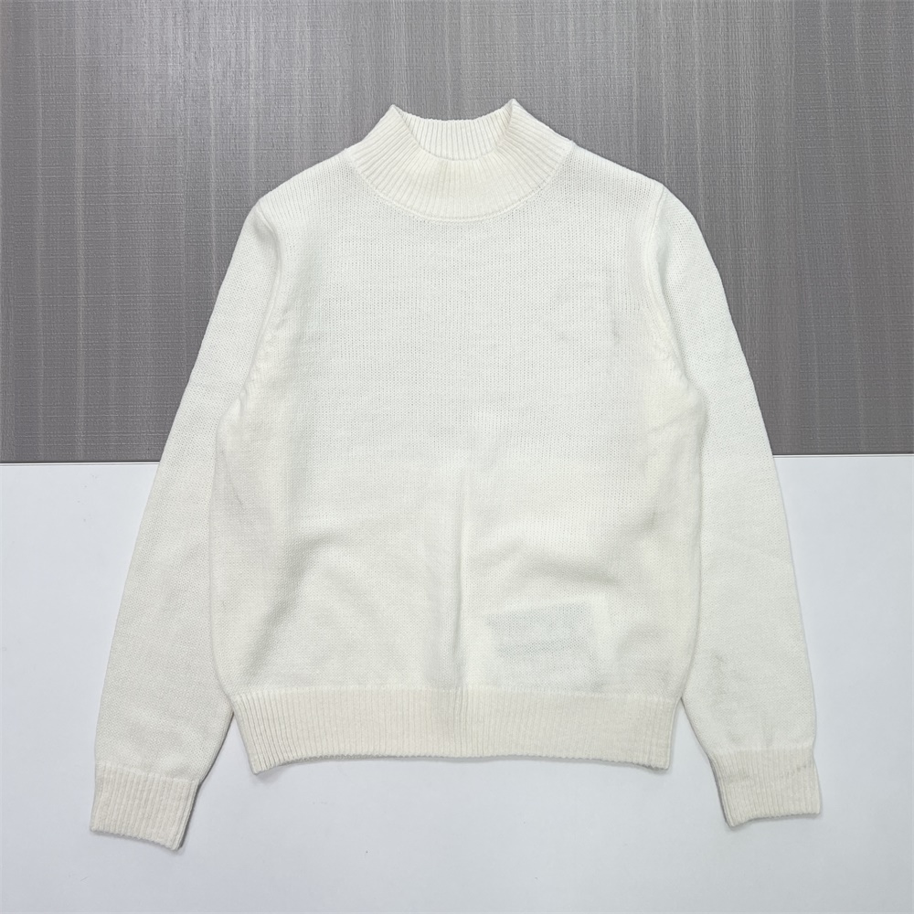 Женский свитер-водолазка оверсайз в рубчик цвета слоновой кости с высоким воротом - уютная одежда в стиле минимализма на заказ