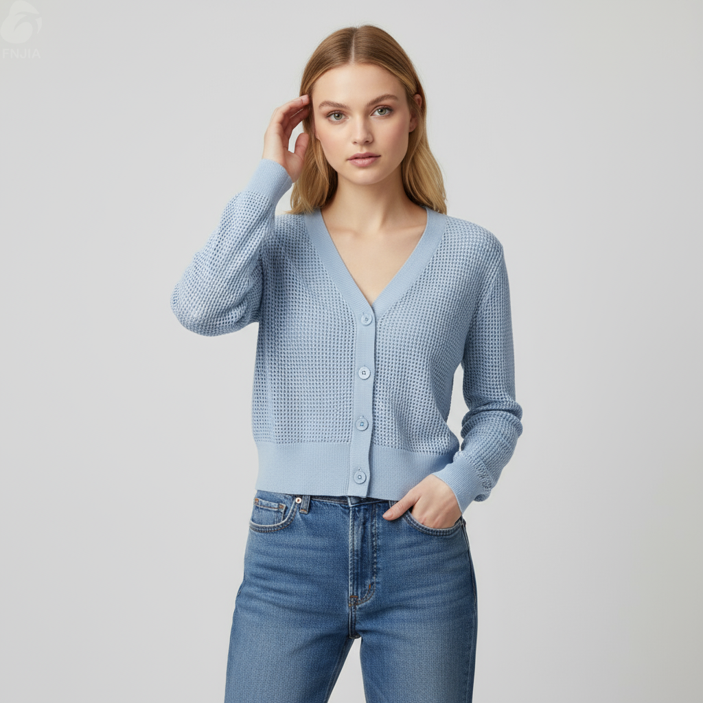 Женский светло-голубой укороченный кардиган открытой вязки с V-образным вырезом