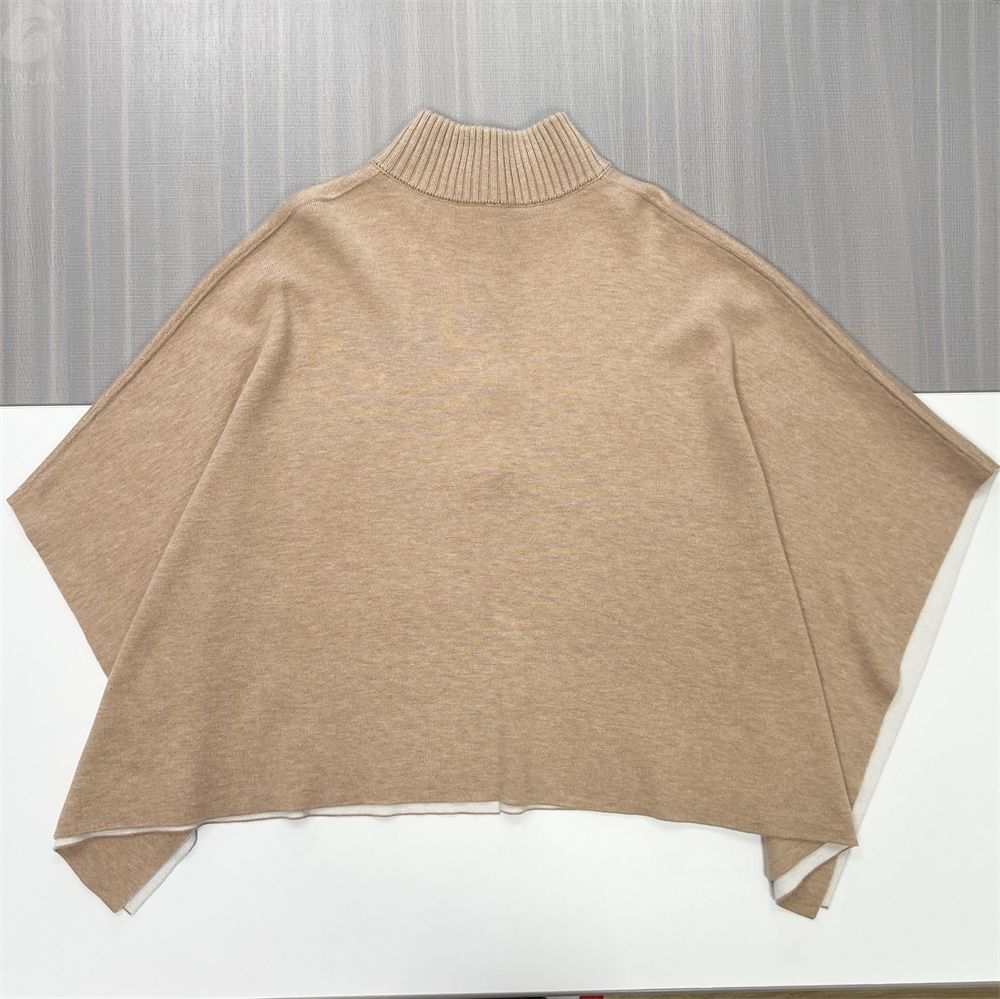 Женское бежевое вязаное пончо-водолазка с контрастной отделкой - Элегантная одежда на заказ