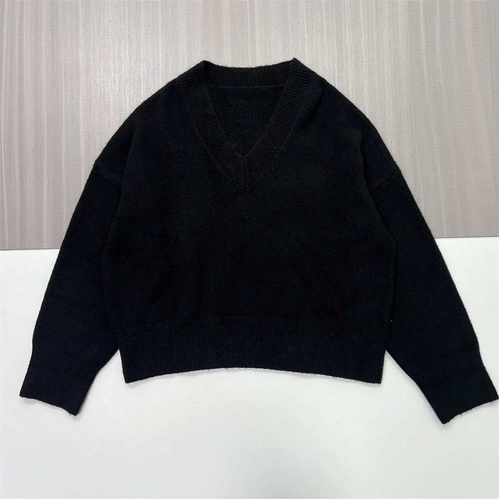 Женский черный вязаный свитер оверсайз с V-образным вырезом - Универсальная повседневная одежда на заказ