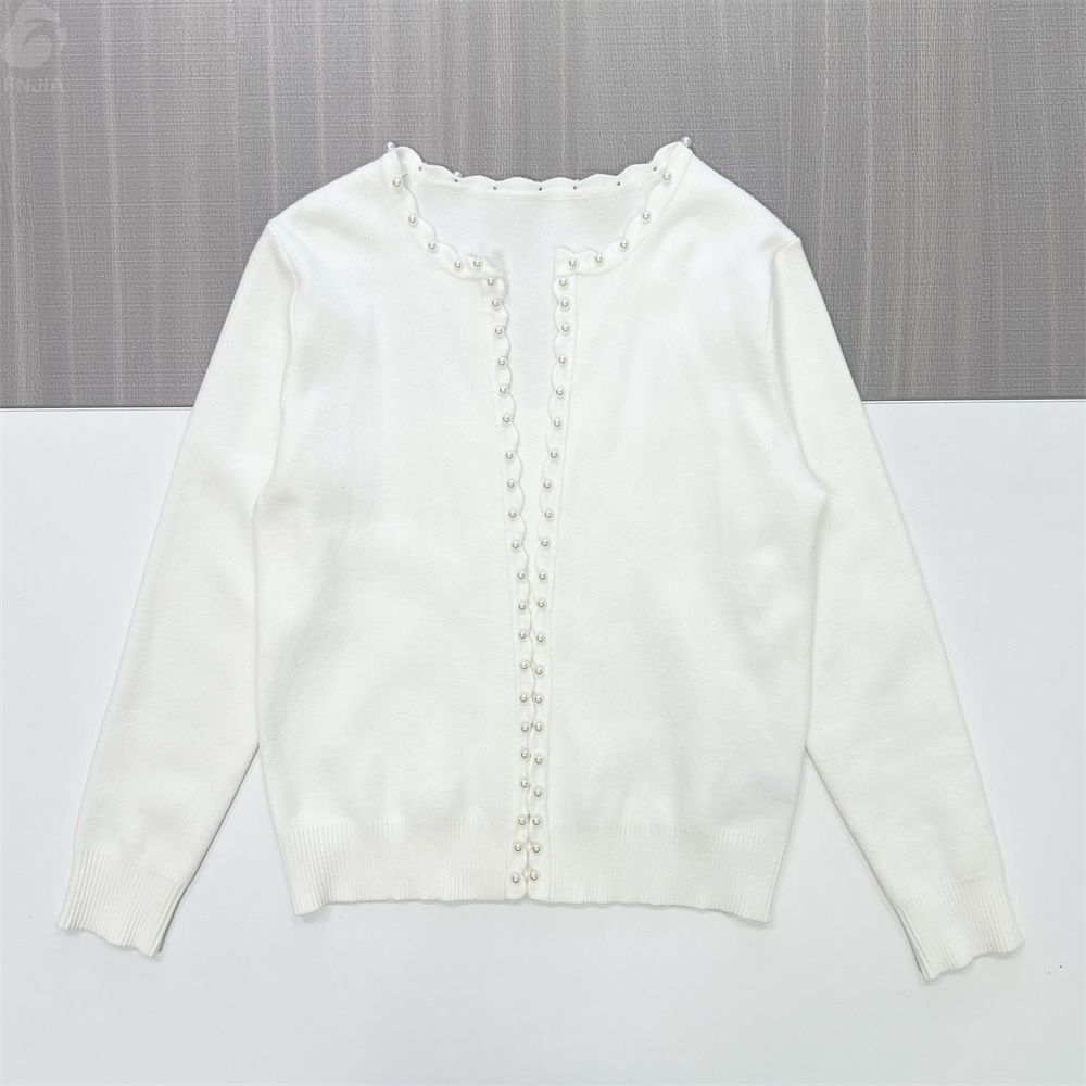 Женский белый вязаный кардиган с отделкой в виде жемчужного гребешка - Элегантная одежда в стиле минимализма на заказ
