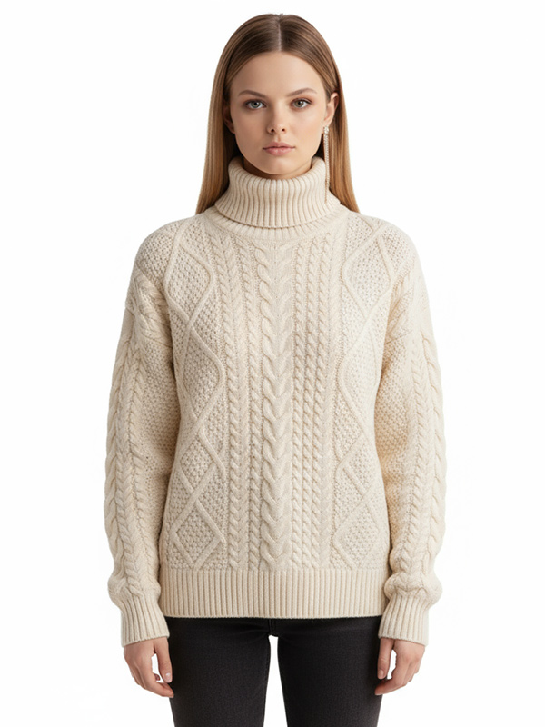Женский кремовый свитер-водолазка оверсайз с высоким воротом и узорами смешанной вязки - классическая одежда с необычной текстурой