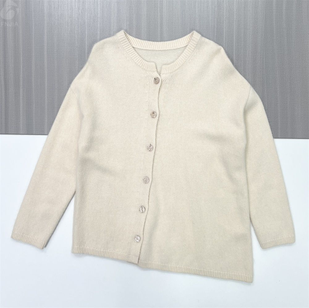 Женский бежевый вязаный кардиган оверсайз с круглым вырезом горловины - Универсальная одежда в стиле минимализма на заказ