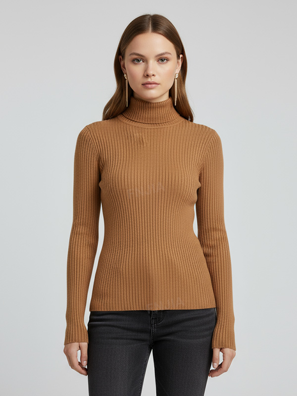 Женский приталенный свитер-водолазка в рубчик верблюжьего цвета - базовая одежда на заказ, неподвластная времени