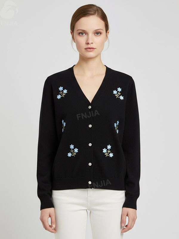 Женский черный вязаный кардиган с V-образным вырезом и светло-голубой цветочной вышивкой - Изысканная повседневная одежда на заказ