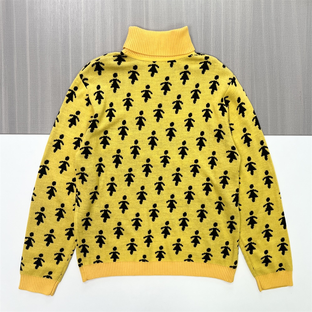 Женский горчично-желтый свитер-водолазка с высоким воротом и нестандартным рисунком - игривая одежда для выступлений