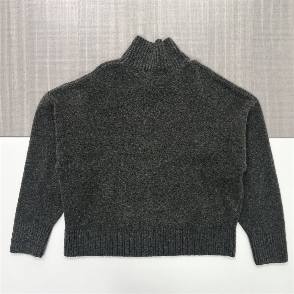 Женский свитер-водолазка оверсайз цвета древесного угля с высоким воротом - удобная повседневная одежда на заказ