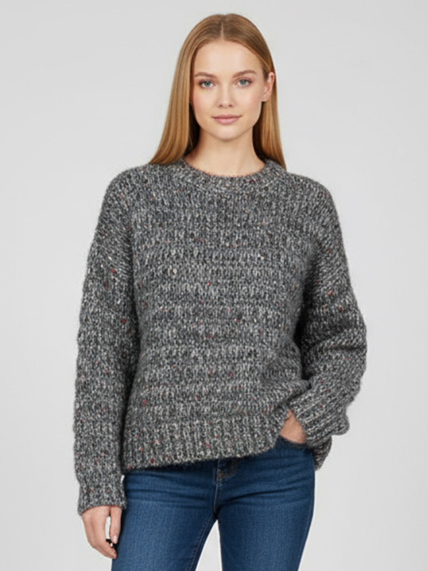 Женский вязаный свитер серого цвета в крапинку (оверсайз, текстурированная ткань и круглый вырез горловины)