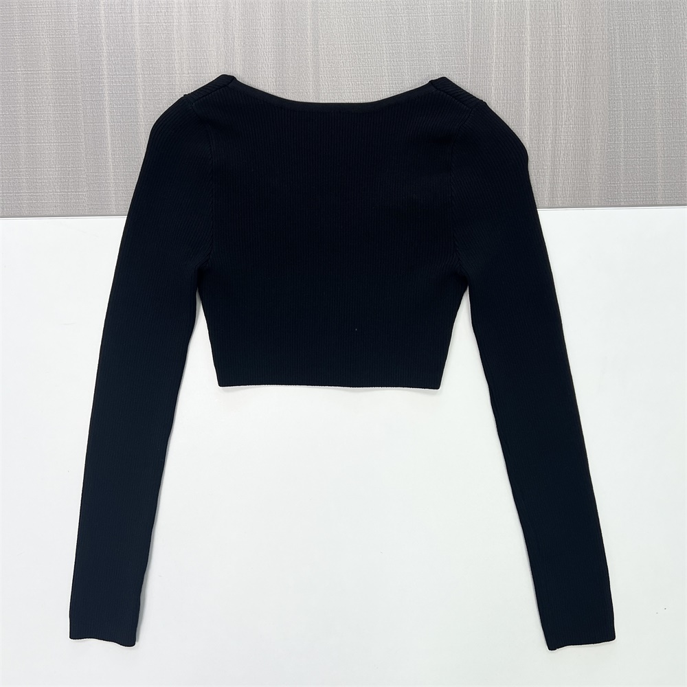 Женский черный укороченный свитер из трикотажа в рубчик с V-образным вырезом (приталенный с длинным рукавом)