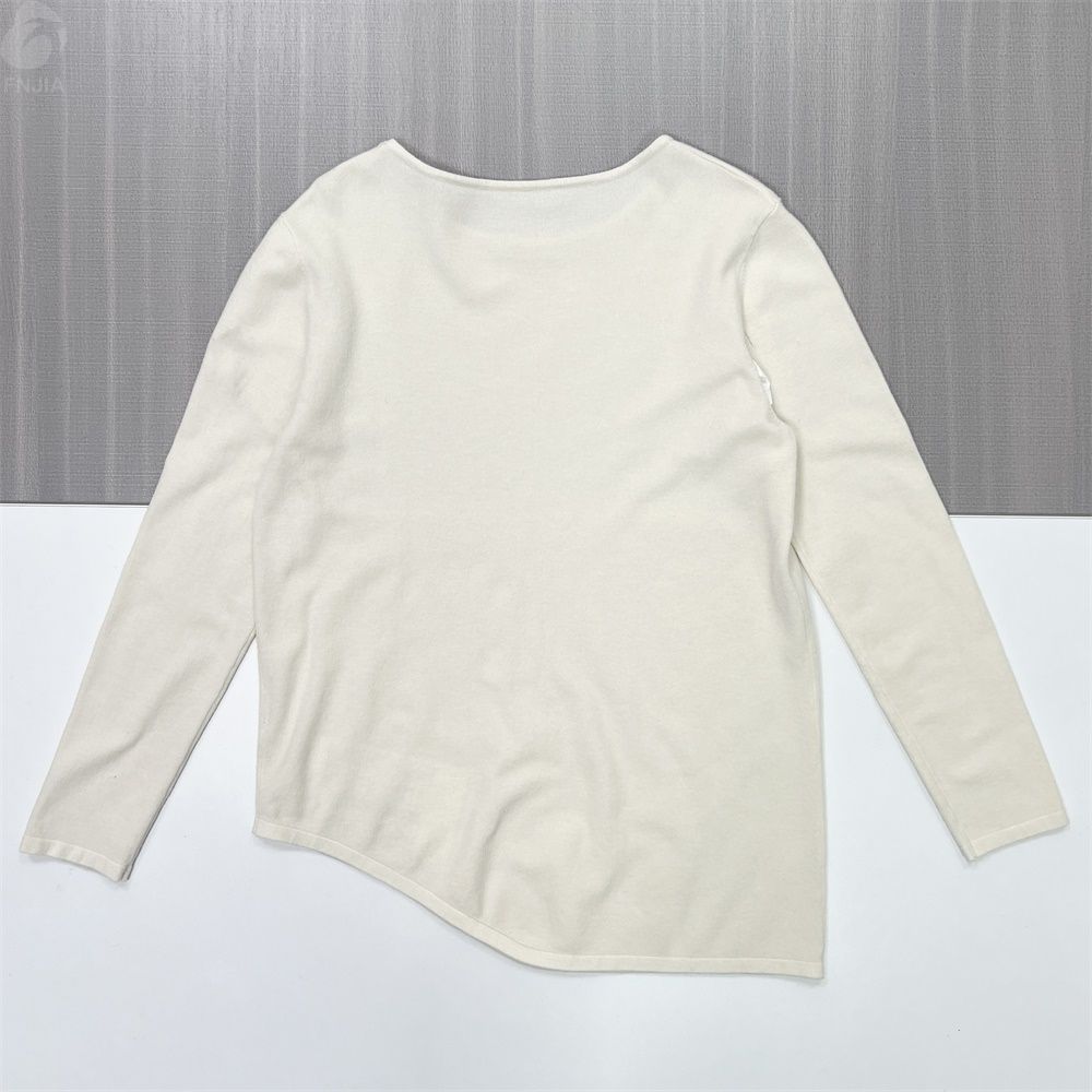 Женский вязаный топ кремового цвета с асимметричным низом (вырез лодочкой, длинный рукав)